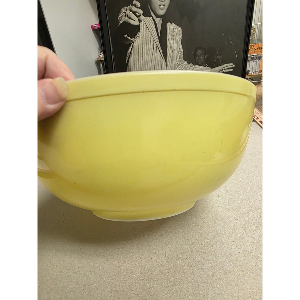Vintage Pyrex 404 Yellow Primary Mixing Bowl 4 Quart Milk Glass 10.5 Inch - Picture 7 of 11